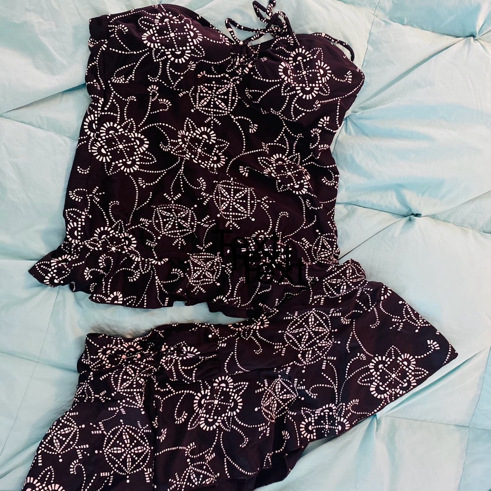Chic Black and White Tankini Swimwear